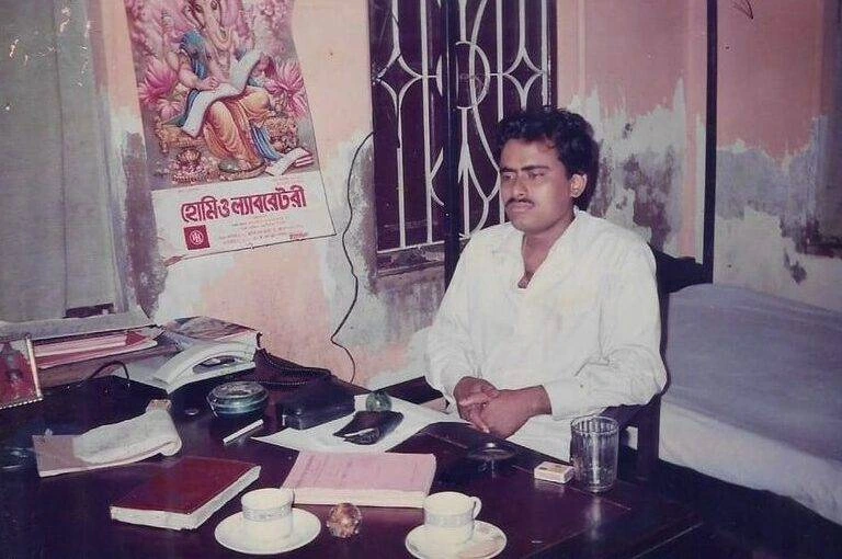 Early Days of Astrologer Ramapada Acharjee in 1994 – Decades of Spiritual and Vedic Wisdom